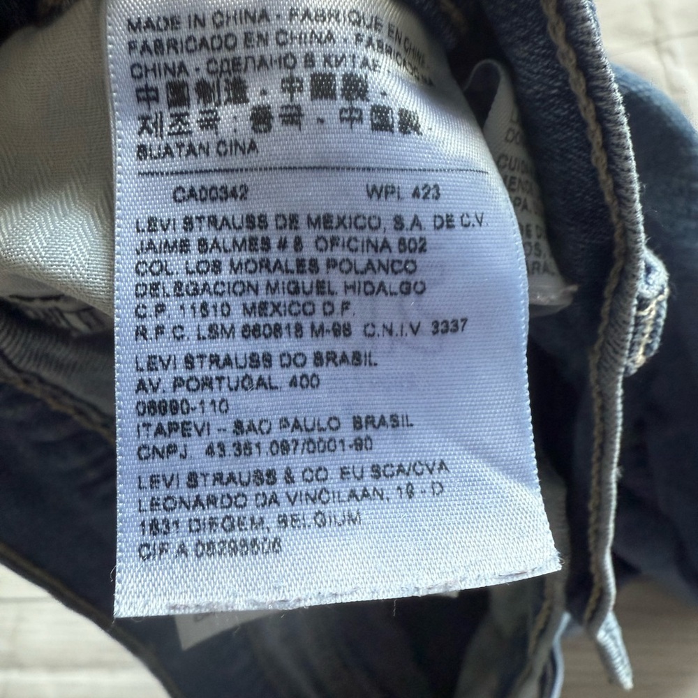 Levi's Women's Straight Leg Jeans in Classic Blue - Picture 8 of 9